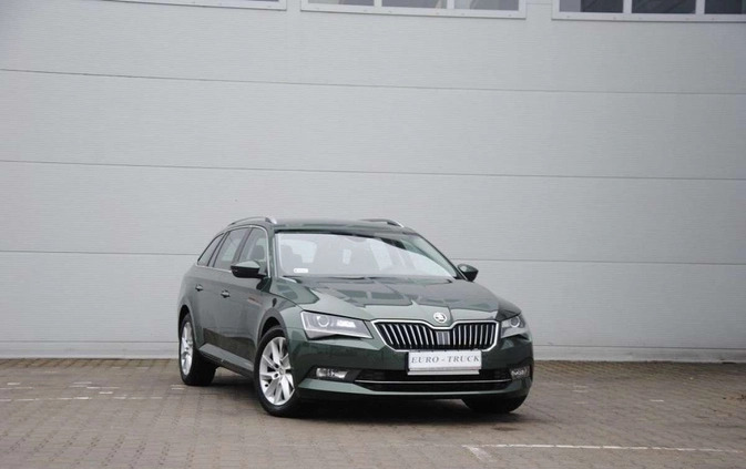 Skoda Superb cena 95900 przebieg: 130000, rok produkcji 2019 z Trzemeszno małe 172